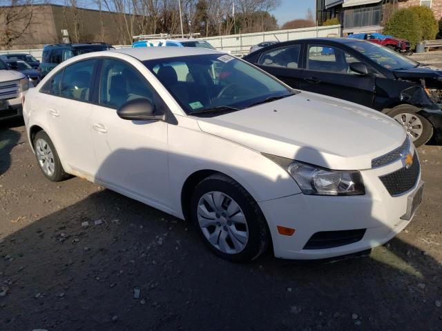 1G1PA5SG6E7399829 - 2014 CHEVROLET CRUZE LS WHITE photo 4