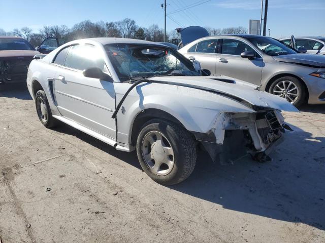 1FAFP40431F155730 - 2001 FORD MUSTANG WHITE photo 4