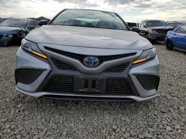 4T1K31AK1NU034689 - 2022 TOYOTA CAMRY XSE SILVER photo 5