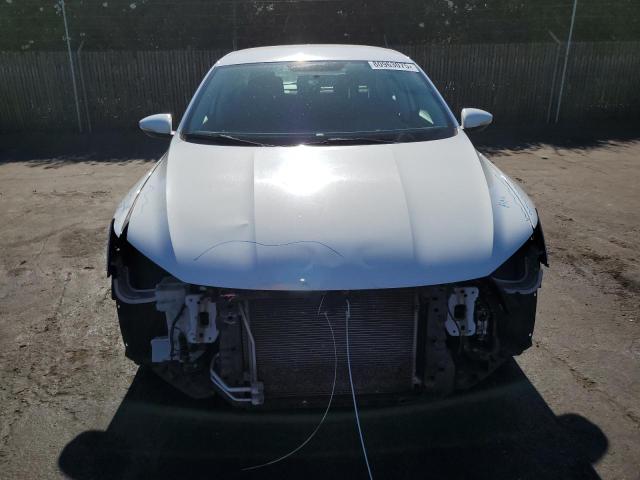 1VWAT7A30GC048701 - 2016 VOLKSWAGEN PASSAT S WHITE photo 5