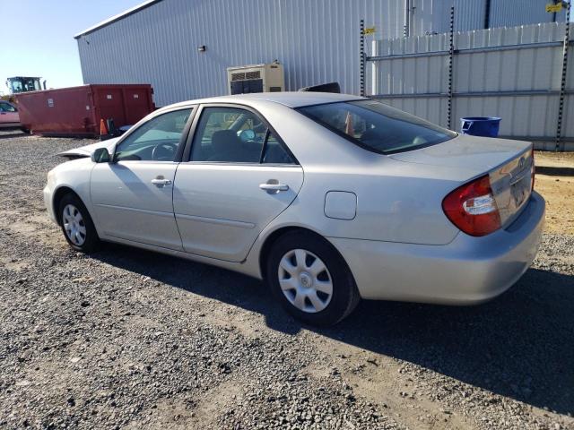 4T1BE32K22U104541 - 2002 TOYOTA CAMRY LE SILVER photo 2