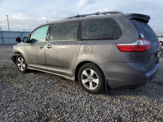 5TDKZ3DC7JS921067 - 2018 TOYOTA SIENNA LE GRAY photo 2