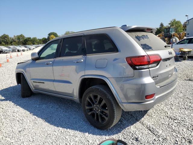 1C4RJFAG1JC500557 - 2018 JEEP GRAND CHER LAREDO فضي صورة 2