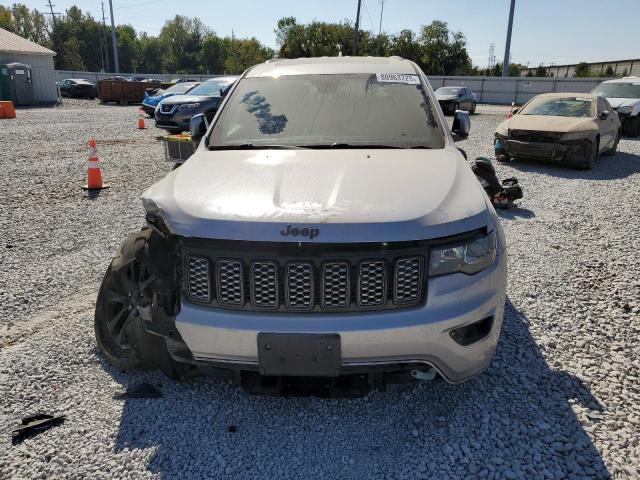 1C4RJFAG1JC500557 - 2018 JEEP GRAND CHER LAREDO فضي صورة 5