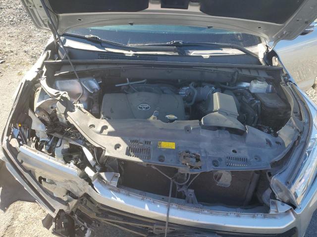 5TDJZRFH4HS385552 - 2017 TOYOTA HIGHLANDER SE 银色 照片 12