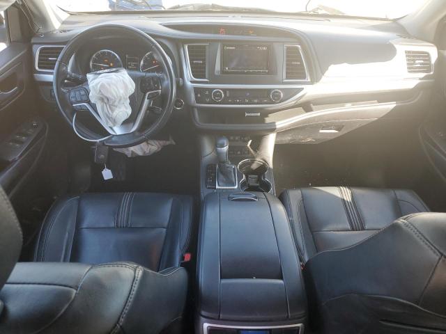 5TDJZRFH4HS385552 - 2017 TOYOTA HIGHLANDER SE 银色 照片 8