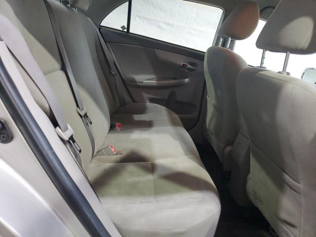 2T1BU4EE1AC532826 - 2010 TOYOTA COROLLA BASE فضي صورة 10