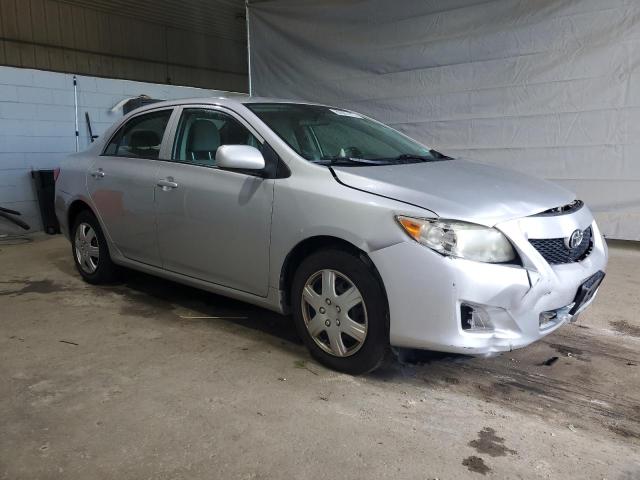 2T1BU4EE1AC532826 - 2010 TOYOTA COROLLA BASE فضي صورة 4