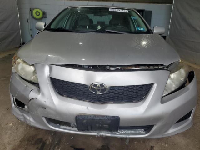 2T1BU4EE1AC532826 - 2010 TOYOTA COROLLA BASE فضي صورة 5