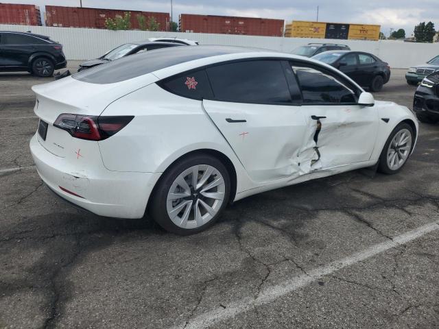 5YJ3E1EB8NF348006 - 2022 TESLA MODEL 3 أبيض صورة 3