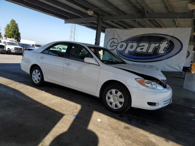 JTDBE32K220104549 - 2002 TOYOTA CAMRY LE WHITE photo 4