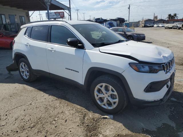 3C4NJDBNXRT110623 - 2024 JEEP COMPASS LATITUDE Білий фото 4