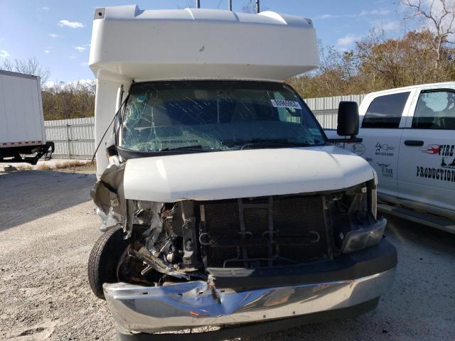 1HA6GUCG2HN003563 - 2017 CHEVROLET EXPRESS G4 WHITE photo 5