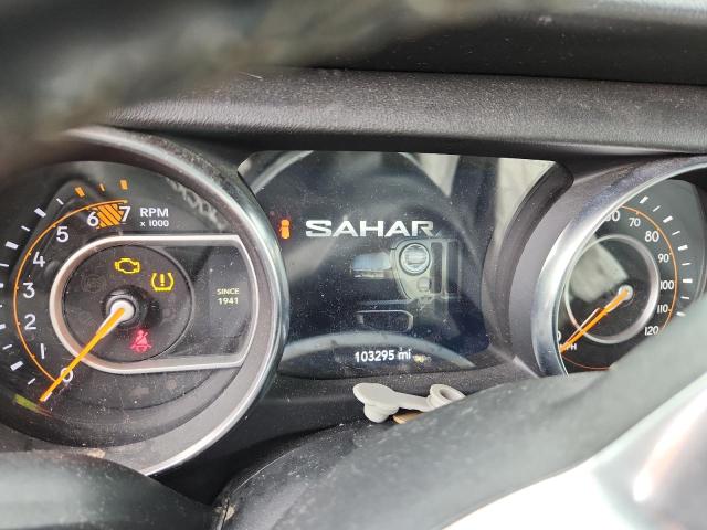 1C4HJXEN1JW283715 - 2018 JEEP WRANGLER U SAHARA Grau Foto 9