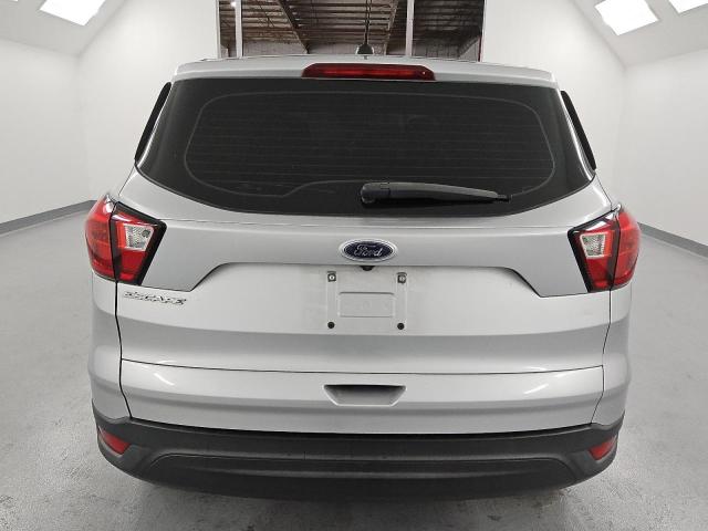 1FMCU0F76KUA41939 - 2019 FORD ESCAPE S Argent photo 6