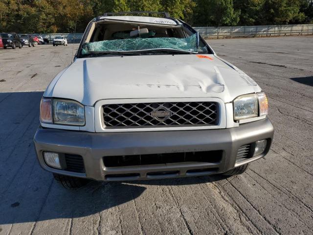 JN8DR07X71W511038 - 2001 NISSAN PATHFINDER LE Білий фото 5