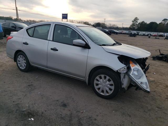 3N1CN7APXJL888282 - 2018 NISSAN VERSA S SILVER photo 4