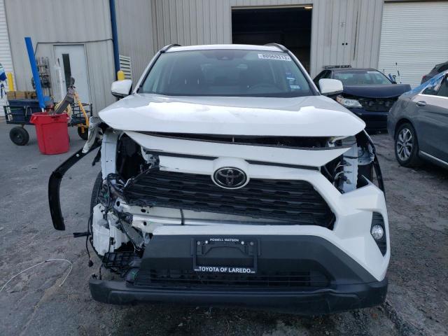 2T3W1RFV2KW010607 - 2019 TOYOTA RAV4 XLE WHITE photo 5