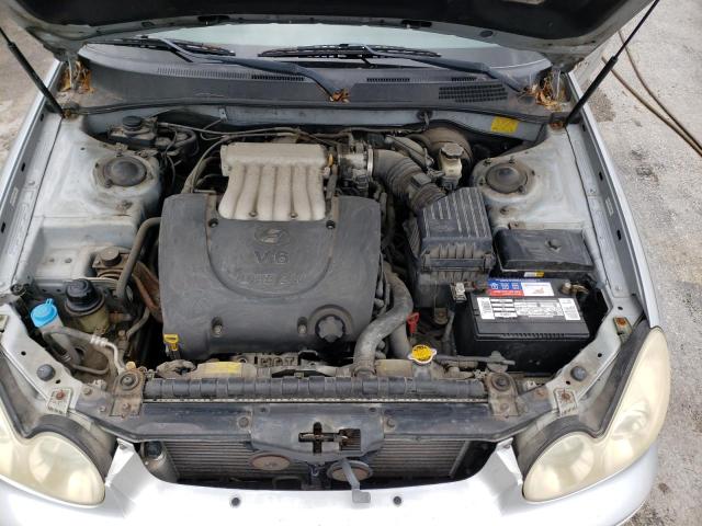 KMHWF25H54A996359 - 2004 HYUNDAI SONATA GL SILVER photo 11