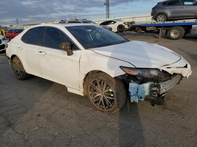 4T1S11AK7RU246573 - 2024 TOYOTA CAMRY SE NIGHT SHADE WHITE photo 4