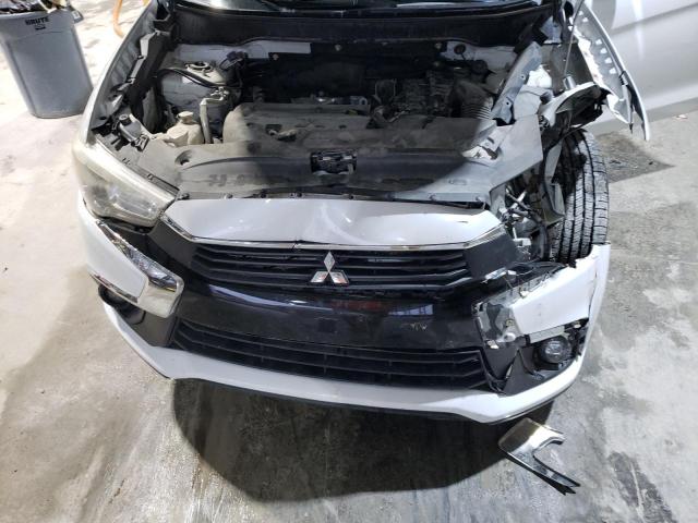 JA4AP3AU1GZ031485 - 2016 MITSUBISHI OUTLANDER ES WHITE photo 12