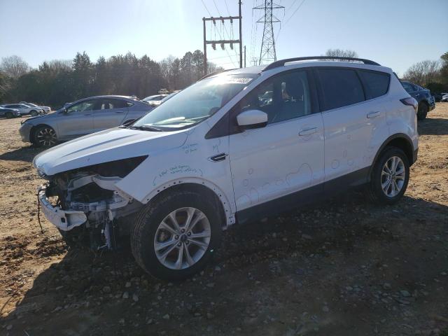 1FMCU0GD3JUC49361 - 2018 FORD ESCAPE SE WHITE photo 1