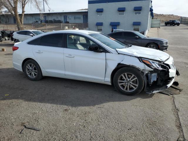 5NPE24AF8HH562060 - 2017 HYUNDAI SONATA SE WHITE photo 4