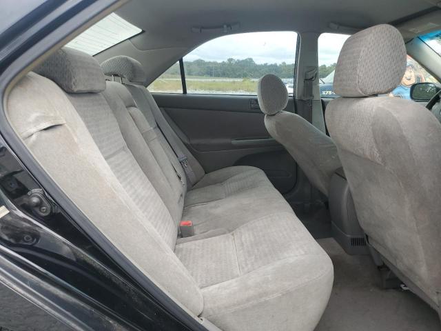 JTDBE32K320071044 - 2002 TOYOTA CAMRY LE BLACK photo 10