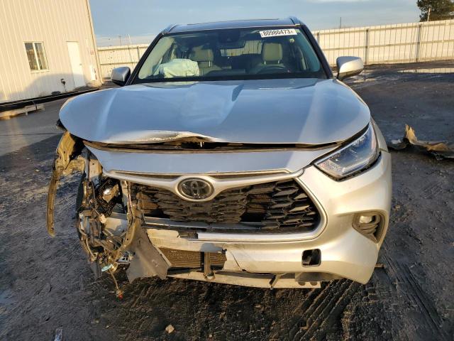 5TDGZRBH5MS077638 - 2021 TOYOTA HIGHLANDER XLE SILVER photo 5
