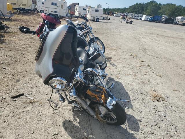 1HD1FC410AB610637 - 2010 HARLEY-DAVIDSON FLHTCU Qara foto 2