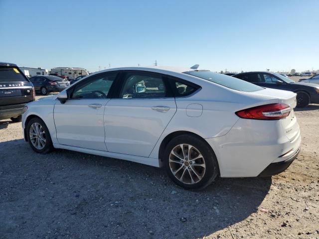 3FA6P0HD8KR268199 - 2019 FORD FUSION SE WHITE photo 2