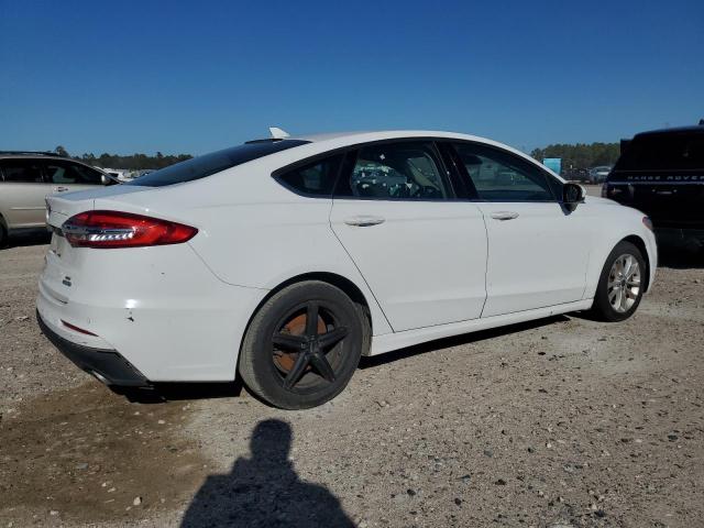 3FA6P0HD8KR268199 - 2019 FORD FUSION SE WHITE photo 3