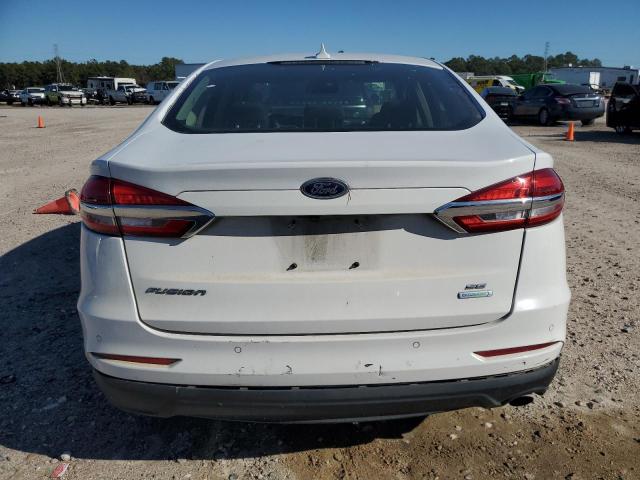 3FA6P0HD8KR268199 - 2019 FORD FUSION SE WHITE photo 6