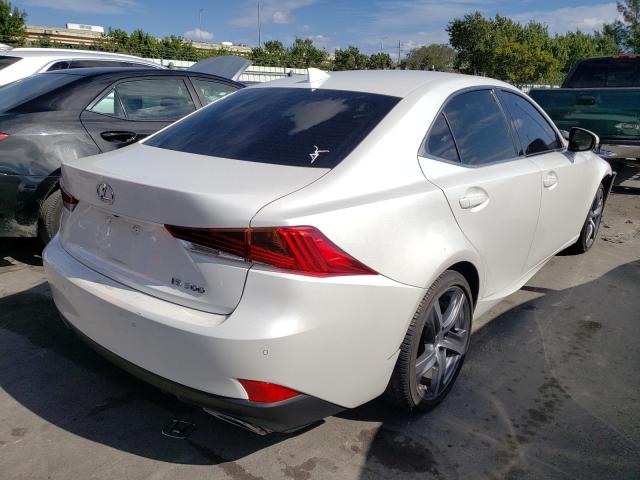 JTHBA1D24J5067694 - 2018 LEXUS IS 300 WHITE photo 4