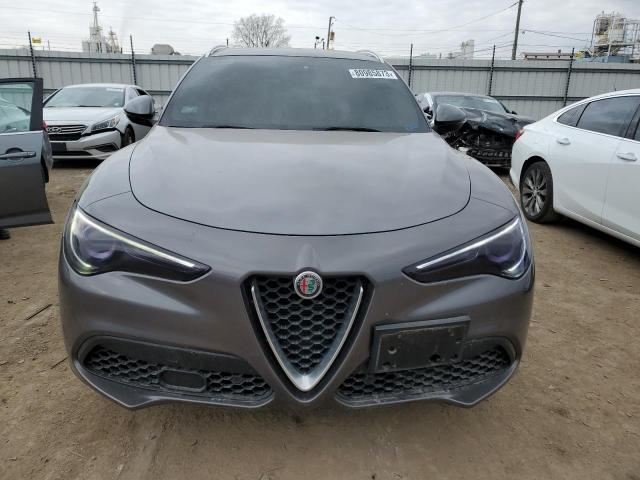 ZASFAKAN3J7C24344 - 2018 ALFA ROMEO STELVIO GRAY photo 5