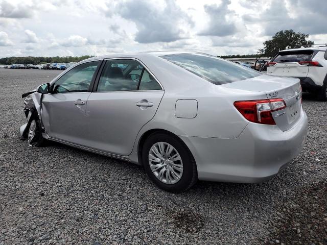 4T4BF1FK0CR165647 - 2012 TOYOTA CAMRY BASE SILVER photo 2