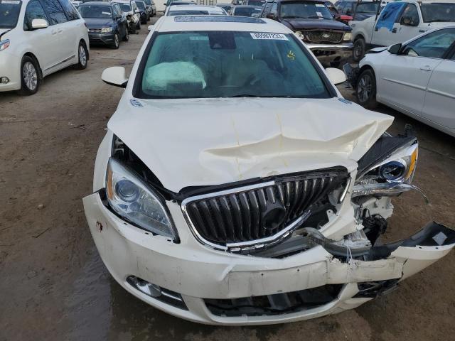 1G4PS5SK4E4189865 - 2014 BUICK VERANO WHITE photo 5