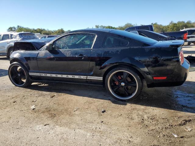 1ZVFT80N875352071 - 2007 FORD MUSTANG BLACK photo 2