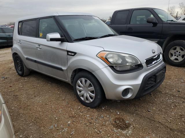 KNDJT2A57D7769870 - 2013 KIA SOUL SILVER photo 4