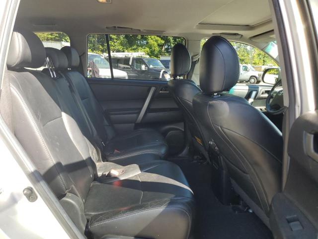 5TDBK3EH3CS145361 - 2012 TOYOTA HIGHLANDER BASE 银色 照片 11