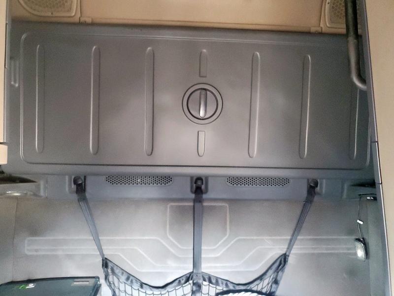 3AKJGLD58GSGU0098 - 2016 FREIGHTLINER CASCADIA 1 Schwarz Foto 6