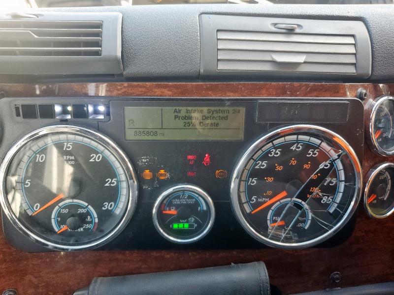 3AKJGLD58GSGU0098 - 2016 FREIGHTLINER CASCADIA 1 Schwarz Foto 8