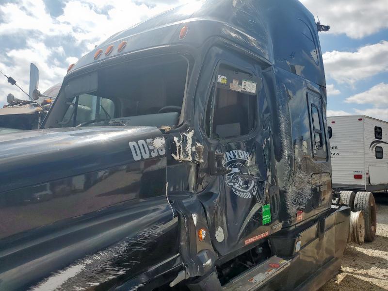 3AKJGLD58GSGU0098 - 2016 FREIGHTLINER CASCADIA 1 Schwarz Foto 9