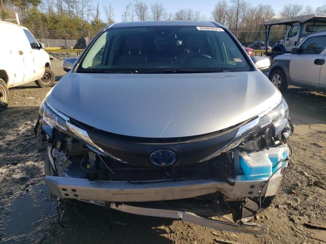 5TDYRKEC8NS128238 - 2022 TOYOTA SIENNA XLE SILVER photo 5