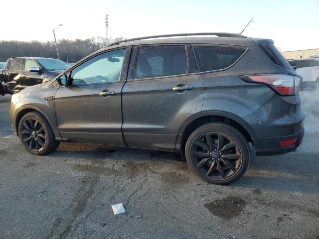 1FMCU0GD0JUC01879 - 2018 FORD ESCAPE SE GRAY photo 2