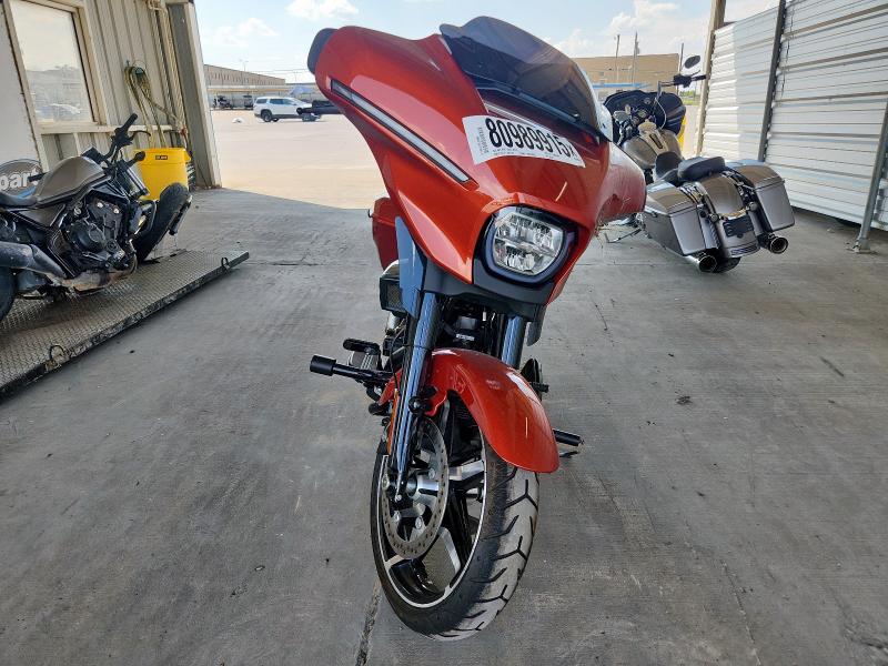 1HD1KB713RB627607 - 2024 HARLEY-DAVIDSON FLHX ORANGE photo 2