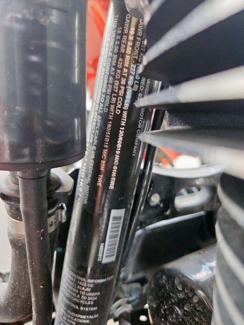 1HD1KB713RB627607 - 2024 HARLEY-DAVIDSON FLHX ORANGE photo 9