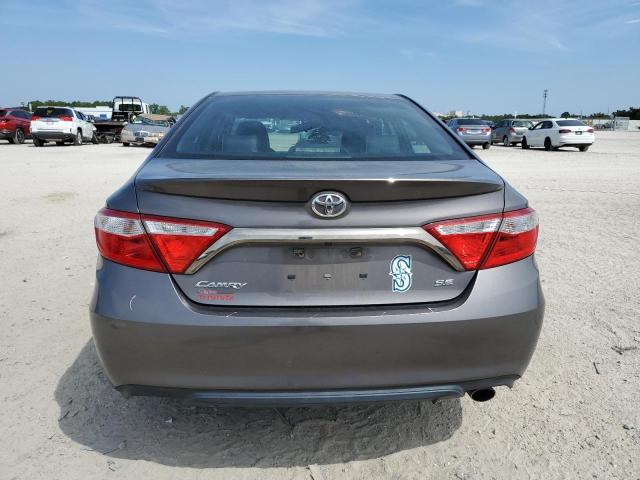 4T1BF1FK9HU399044 - 2017 TOYOTA CAMRY LE 石墨色 照片 6