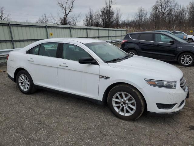 1FAHP2D83FG107043 - 2015 FORD TAURUS SE WHITE photo 4