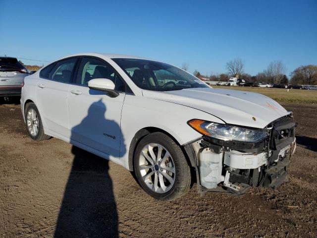 3FA6P0LU1KR212855 - 2019 FORD FUSION SE WHITE photo 4